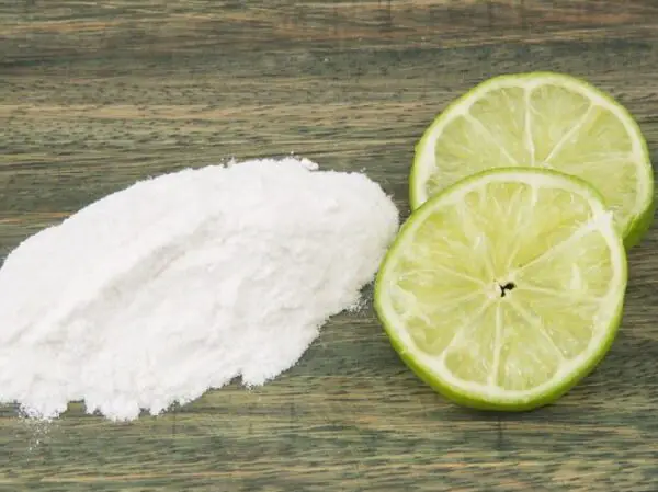 baking soda a two slices of lemon