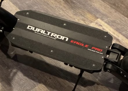 Dualtron Eagle Pro standing surface