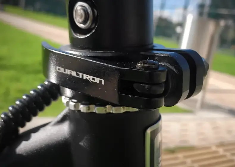 folding latch of the Dualtron Raptor 2