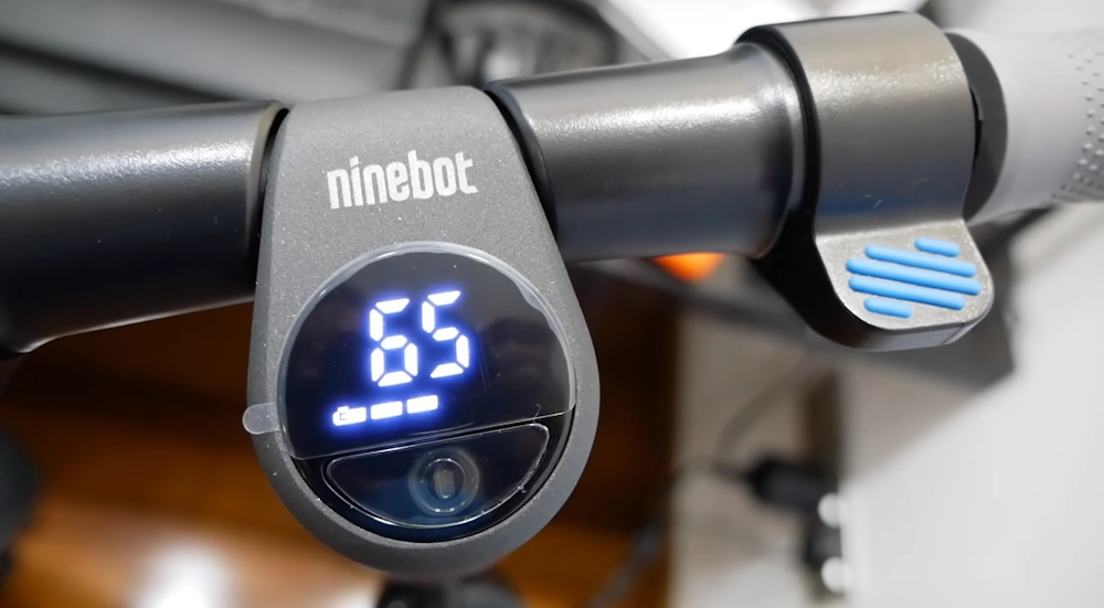 Ninebot ES4 charging