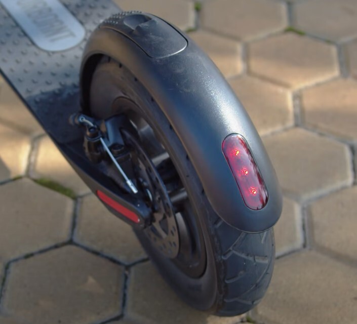 rear wheel of the Turboant X7 Pro