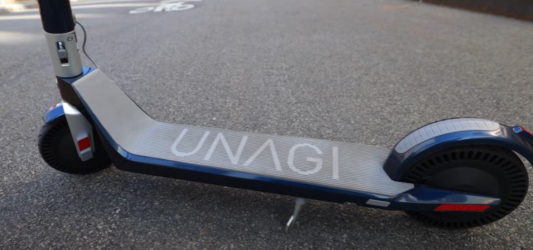 Unagi Model One deck and standing surface