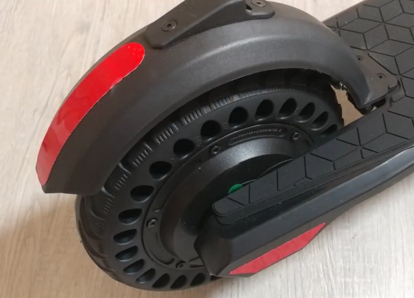 rear wheel of the YYD ROBO