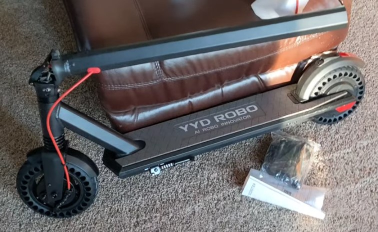 YYD ROBO with box contents