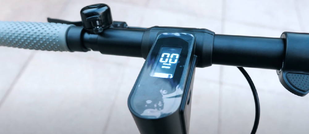 handlebars of the Kugoo M2 Pro