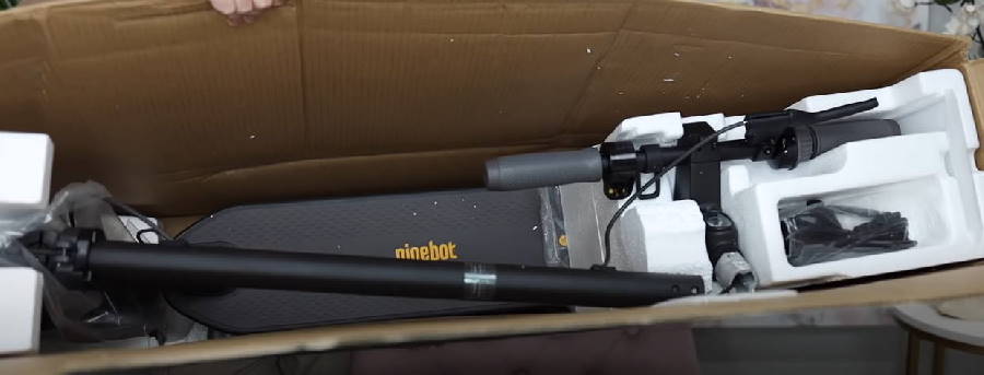 unboxing the Ninebot Max
