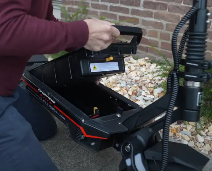 removing-battery-from-scooter